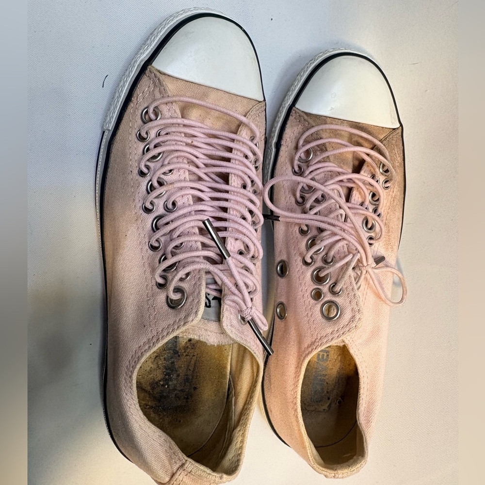 Converse Chuck Taylor All Star Low-Top sneakers in Pink Foam size 8.5
